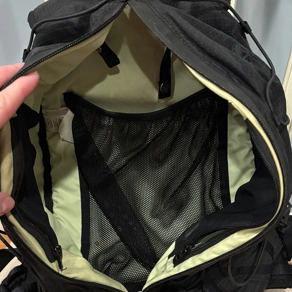 lululemon athletica Center-Zip Black Hiking Backpack